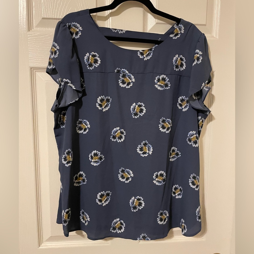 Beautiful loft, top, size XL